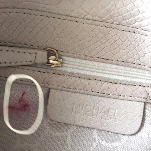 Authentic Micheal Kors purse handbag - Picture 2 of 10